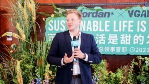 Introduction to Simon Bugge in China